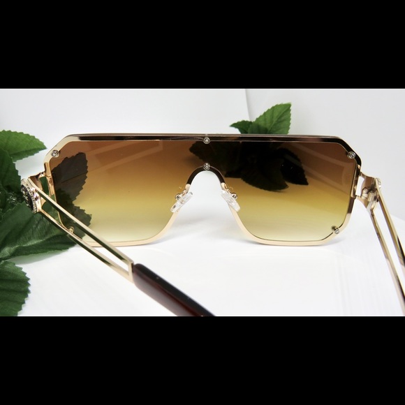 Oversized Sunglasses - Picture 5 of 15